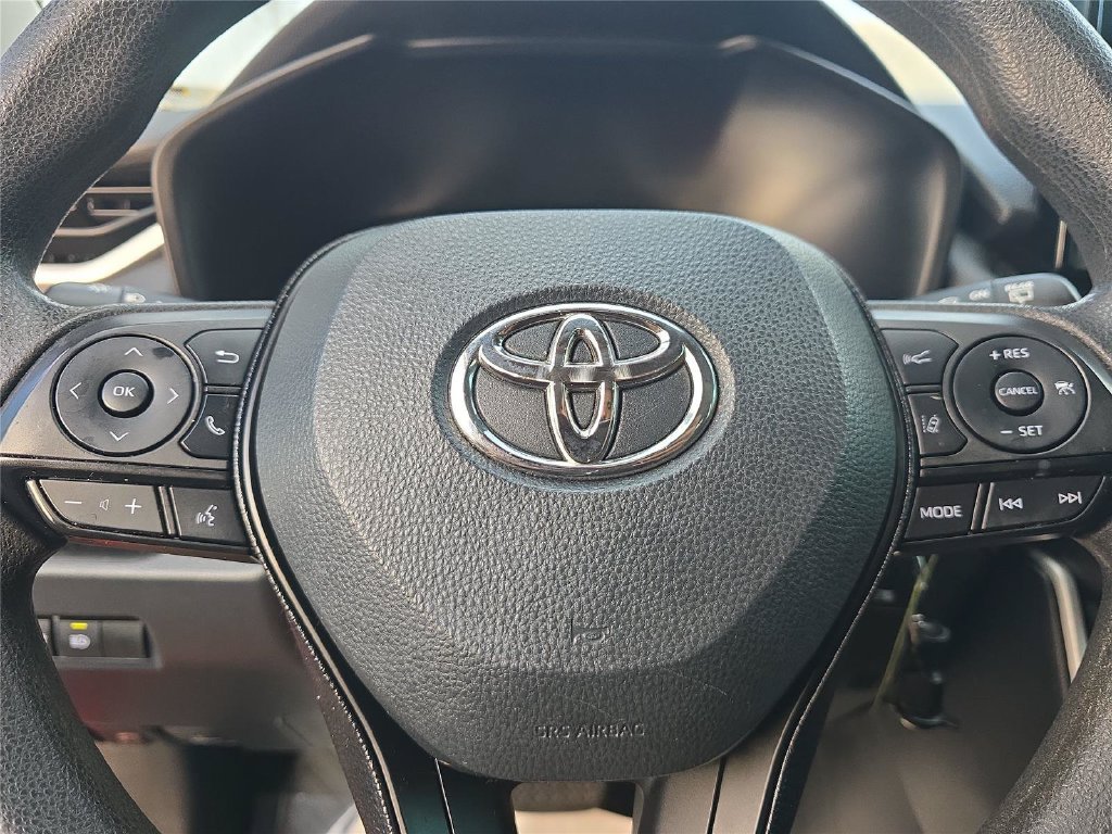 Used 2020 Toyota RAV4 LE FWD image 21