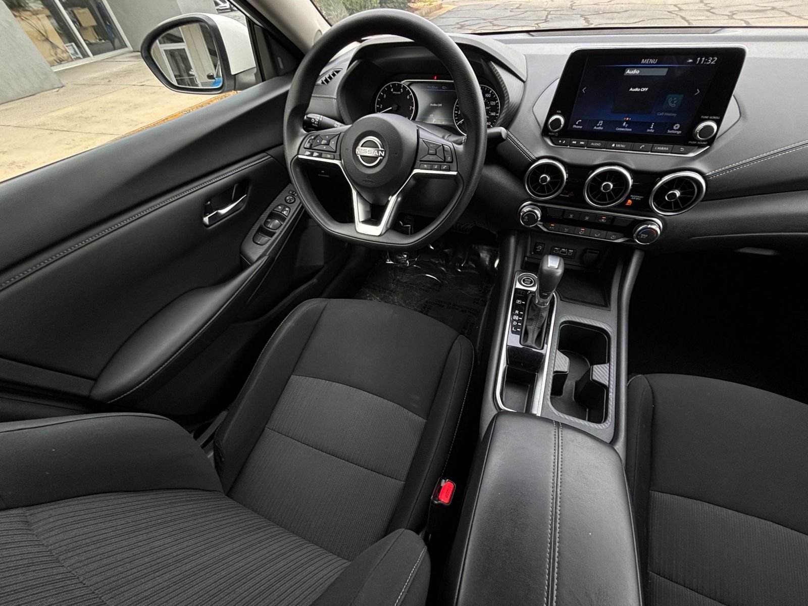 Used 2025 Nissan Sentra SV FWD image 32