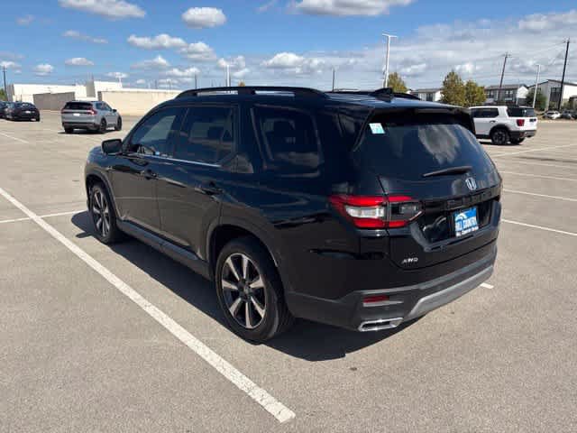 Used 2025 Honda Pilot Elite image 3