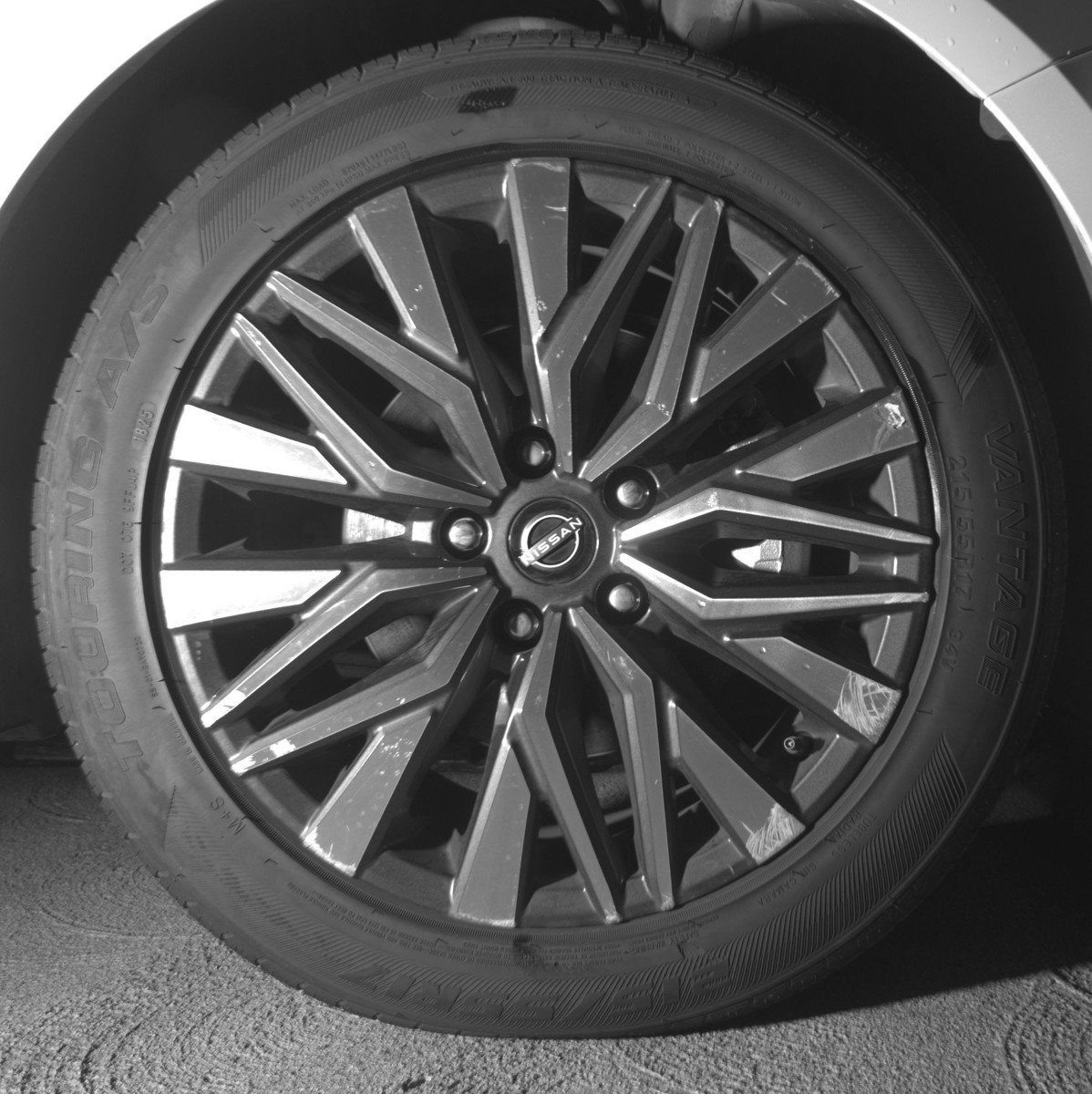 Used 2025 Nissan Altima 2.5 SV image 13