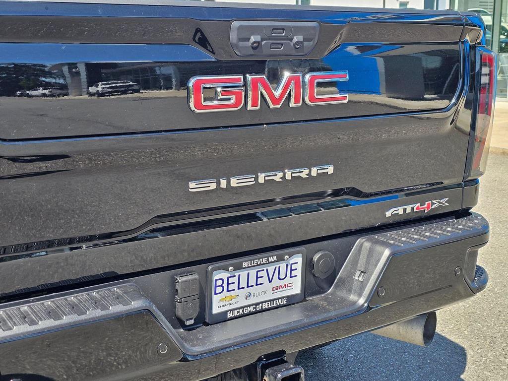 Used 2025 GMC Sierra 2500 AT4X AWD/4WD image 15
