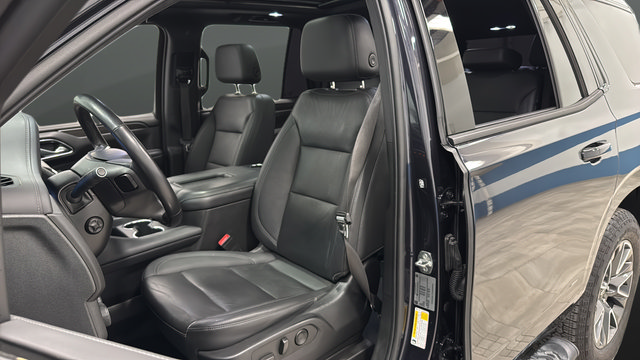 Used 2022 Chevrolet Tahoe Z71 w/ Luxury Package AWD/4WD image 9