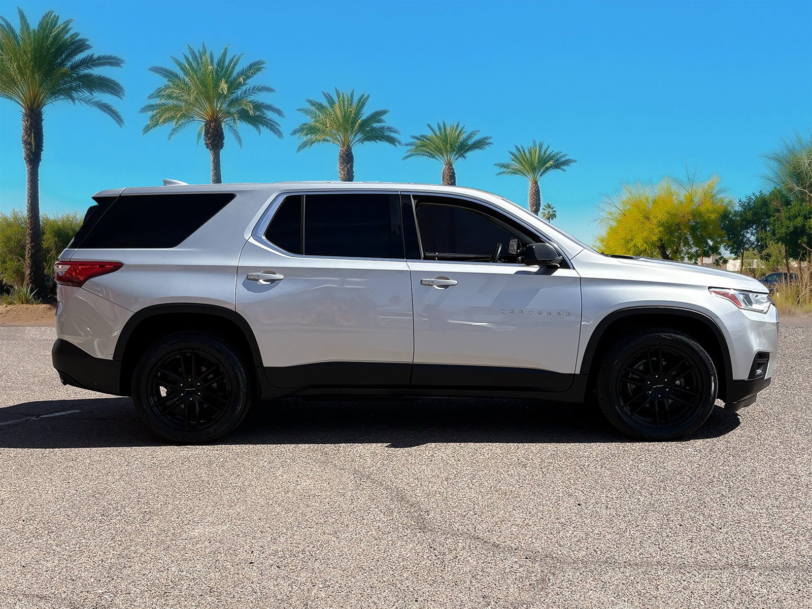 Used 2019 Chevrolet Traverse LS FWD image 7