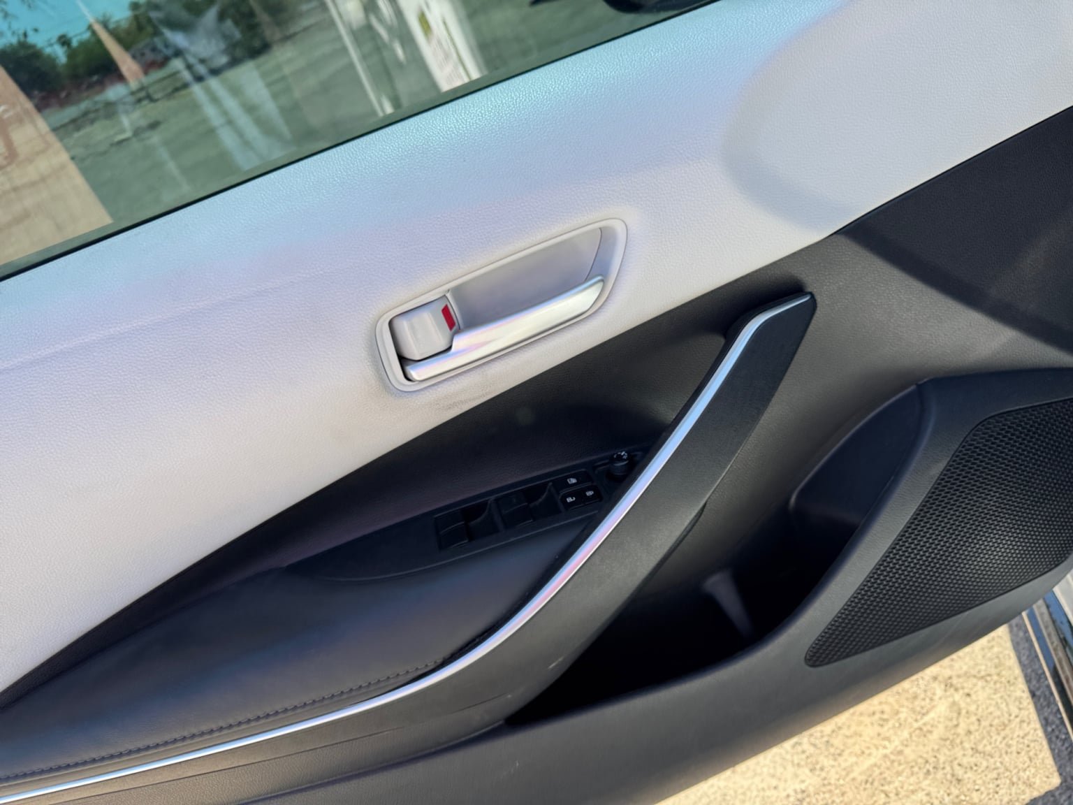 Used 2022 Toyota Corolla SE FWD image 11