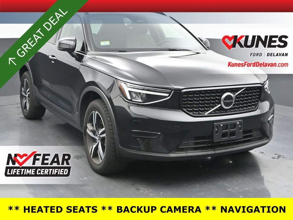 Used 2024 Volvo XC40 B5 Core