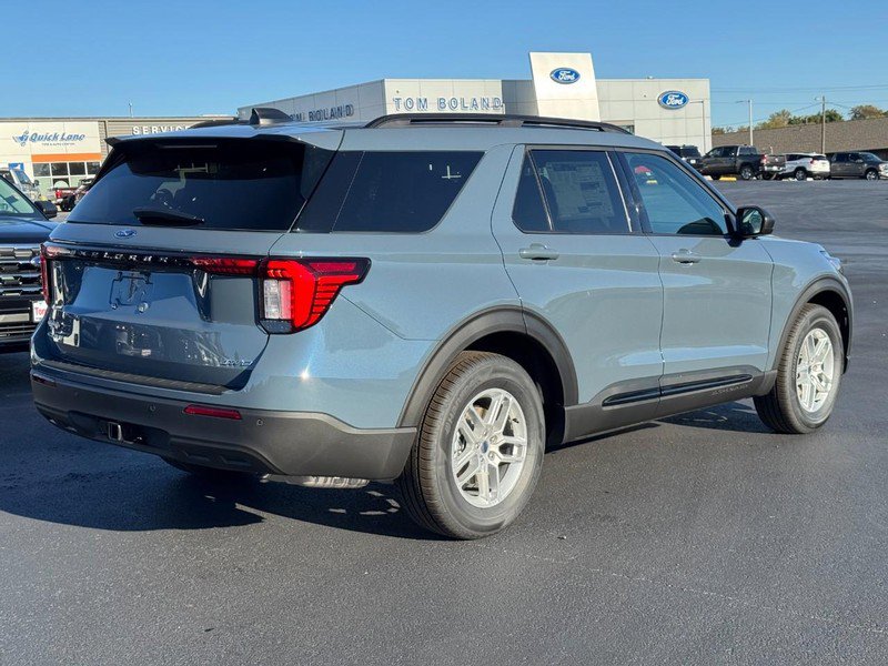 New 2026 Ford Explorer Active image 3