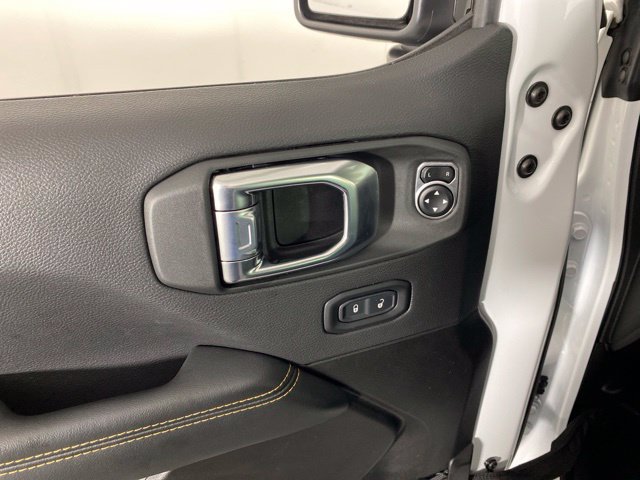 Used 2026 Jeep Wrangler Unlimited Sahara AWD/4WD image 16