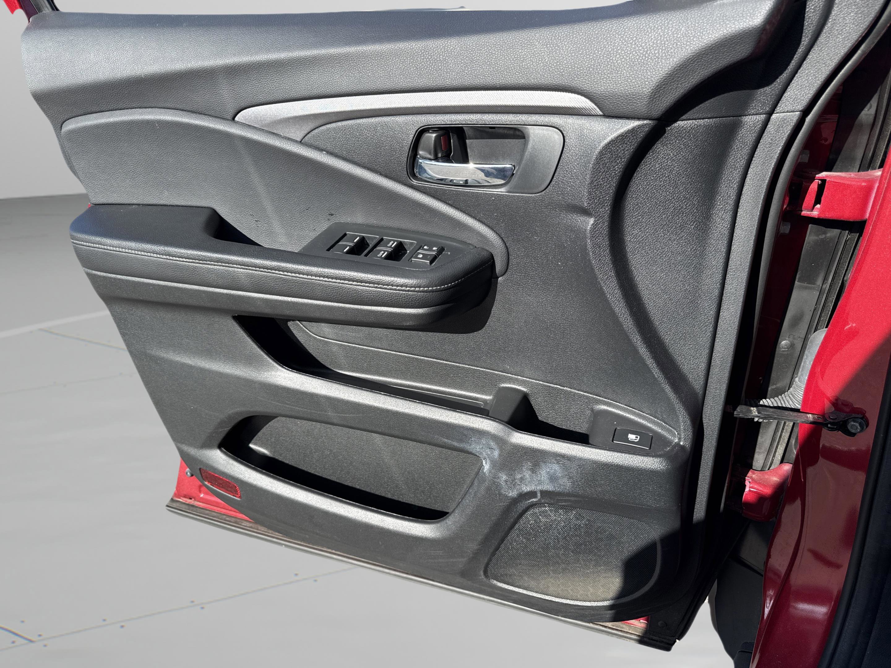 Used 2023 Honda Ridgeline Sport image 19