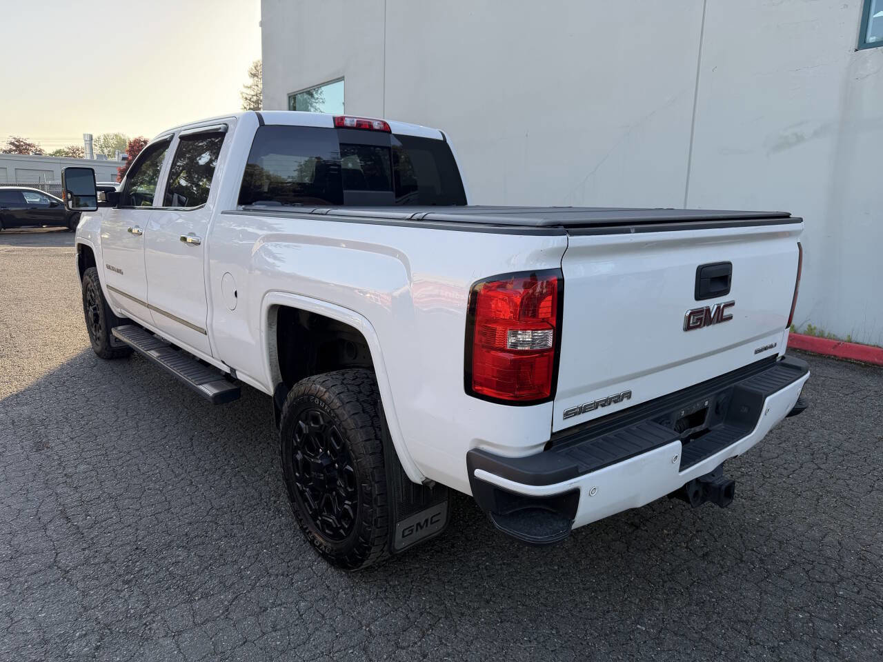 Used 2017 GMC Sierra 2500 Denali w/ Suspension Package, Off-Road AWD/4WD image 7
