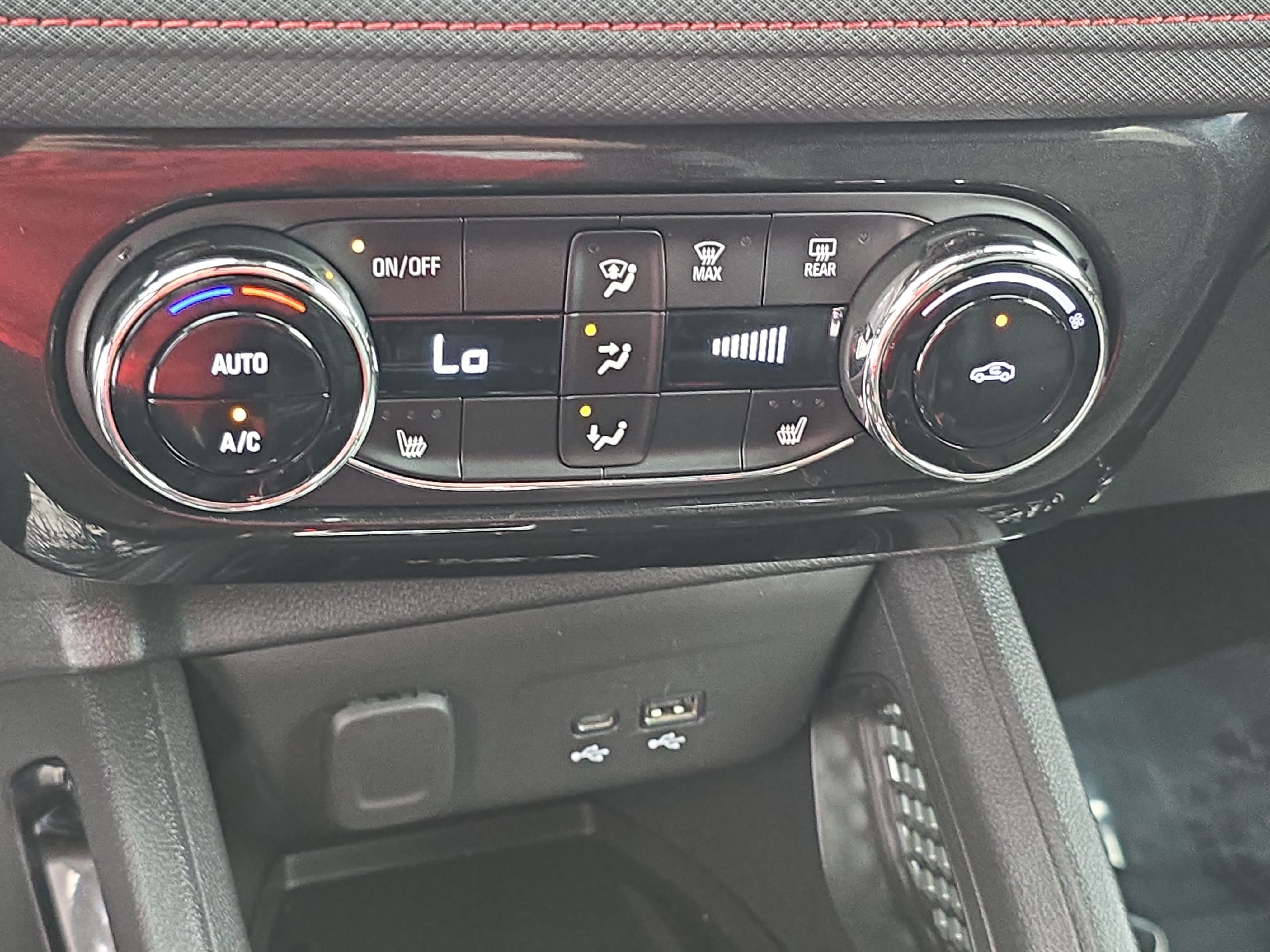 Used 2025 Chevrolet TrailBlazer RS w/ Convenience Package AWD/4WD image 24