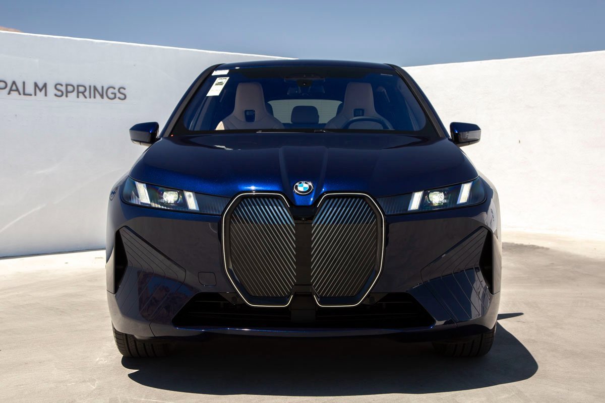 New 2026 BMW iX xDrive45 image 4