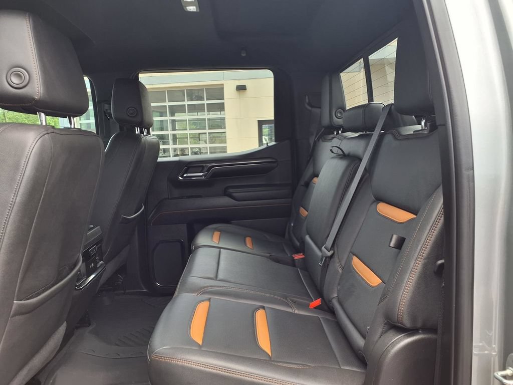 Used 2024 GMC Sierra 1500 AT4 w/ Technology Package AWD/4WD image 17