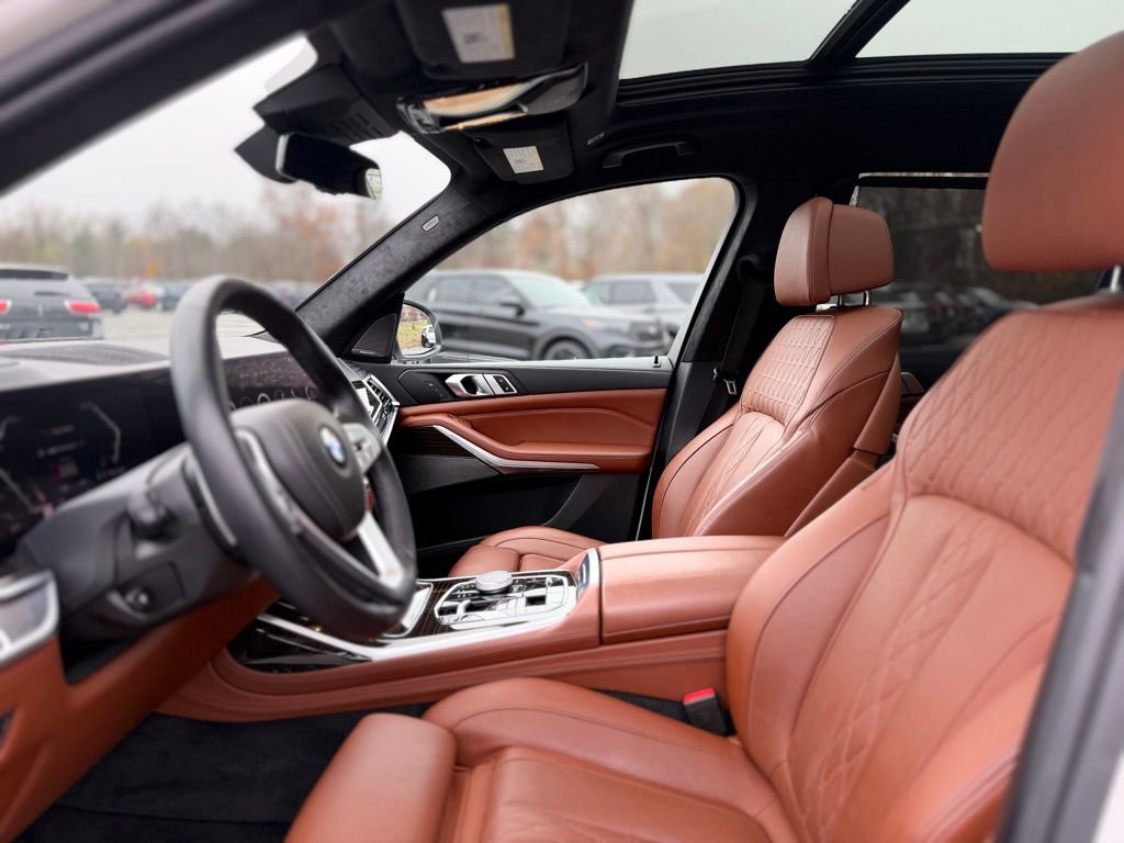 Certified 2023 BMW X7 xDrive40i w/ Premium Package image 15