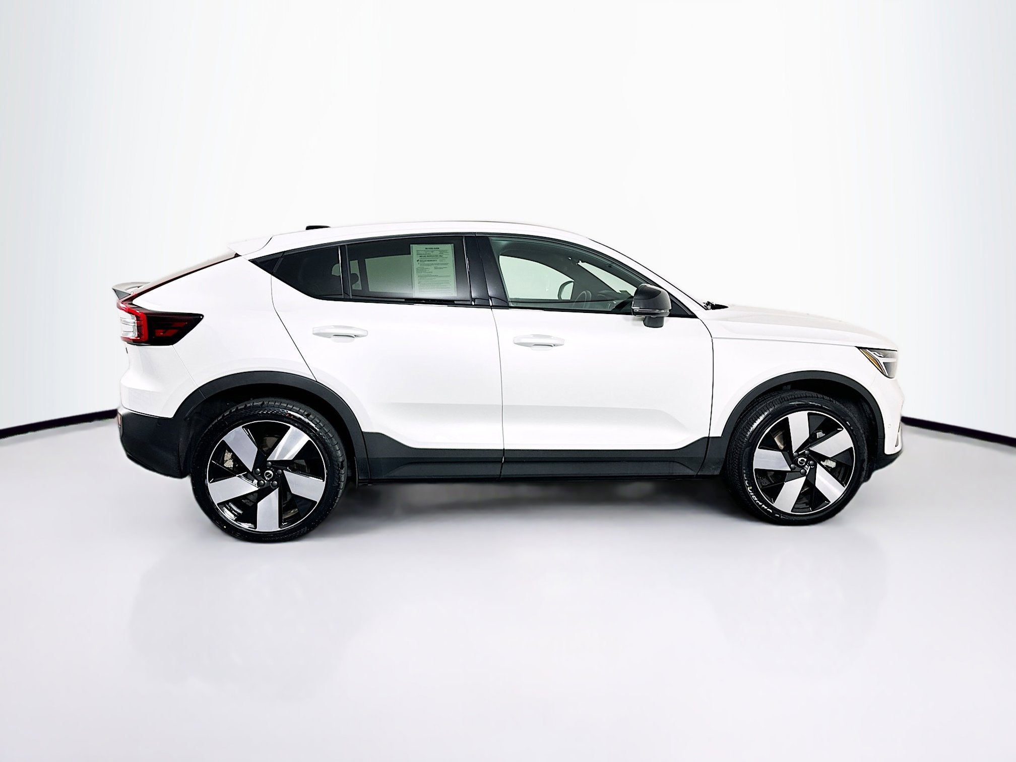 Used 2023 Volvo C40 P8 Recharge Plus w/ Climate Package image 10