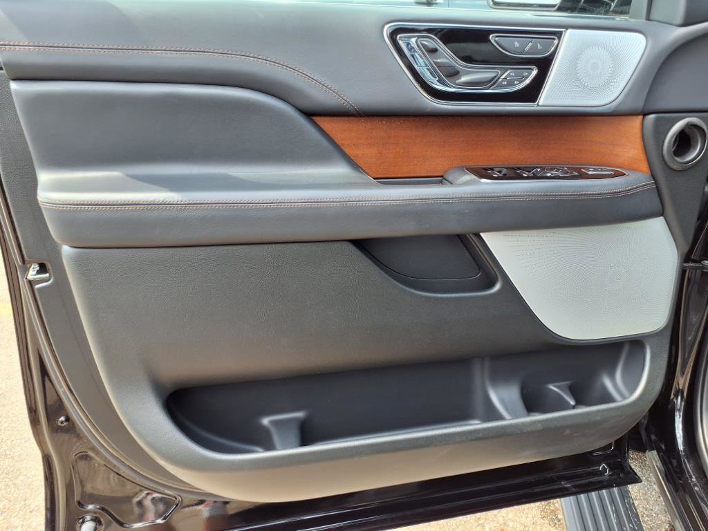 Used 2024 Lincoln Navigator Black Label image 18