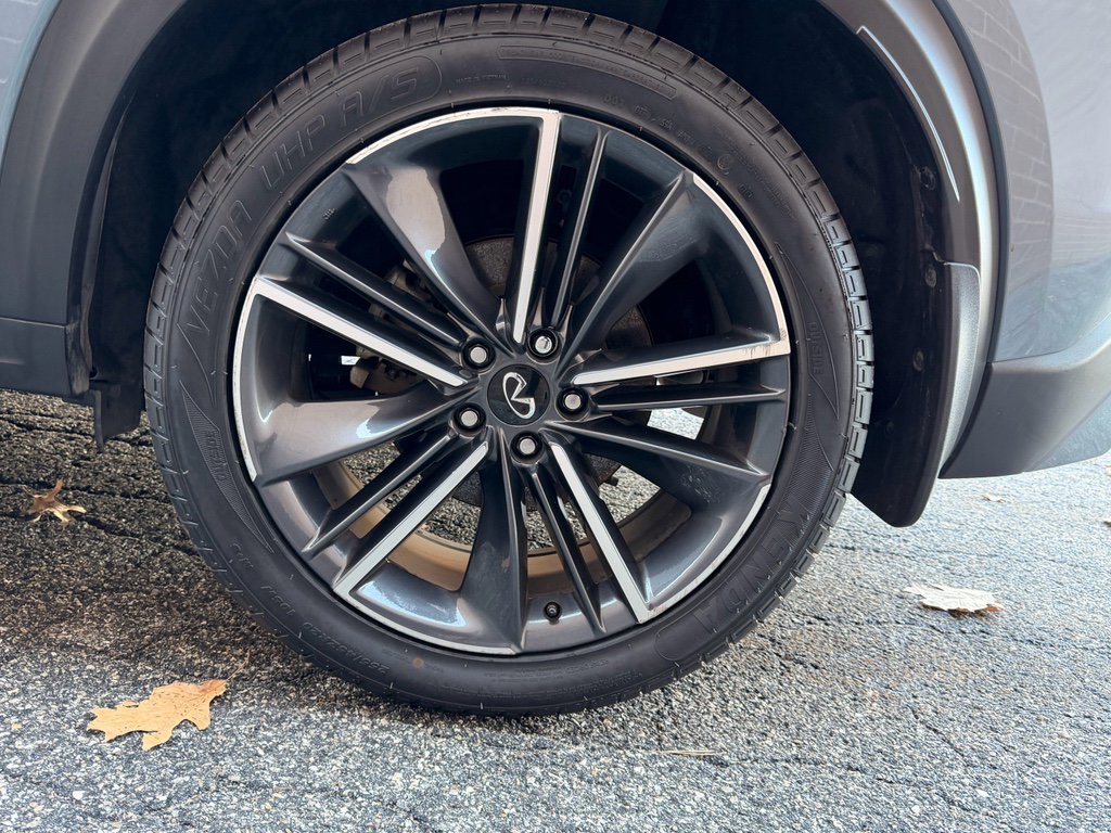 Used 2023 INFINITI QX55 Essential image 9