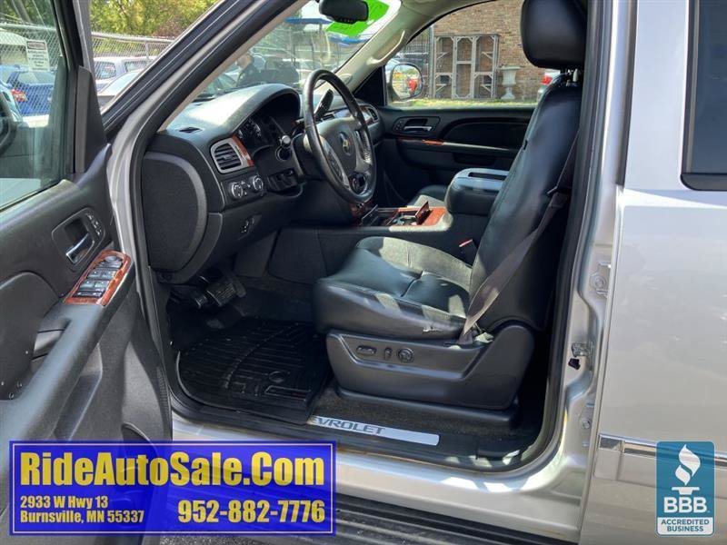 Used 2013 Chevrolet Avalanche LTZ AWD/4WD image 10