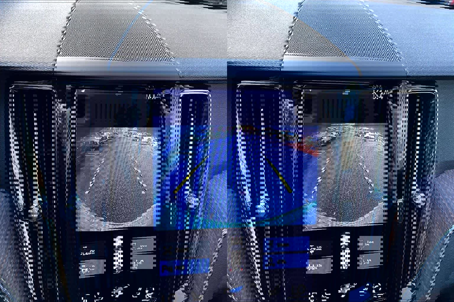 Used 2021 Volvo XC60 T5 Momentum w/ Premium Package AWD/4WD image 27