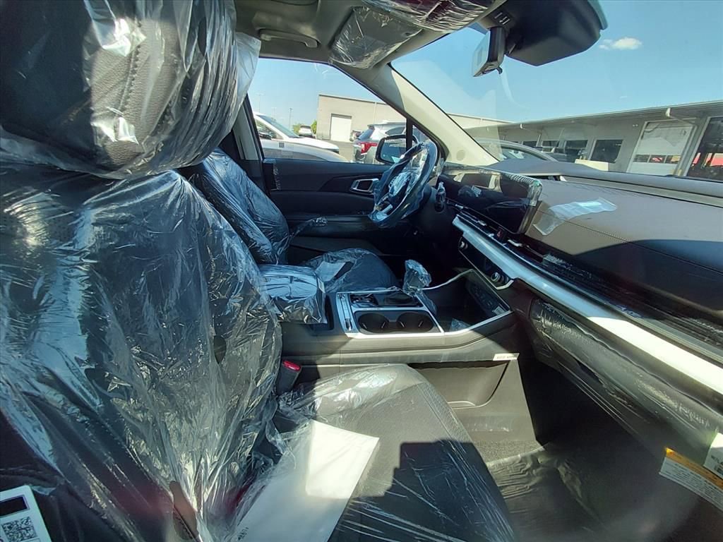 New 2026 Kia Carnival SX Prestige FWD image 3