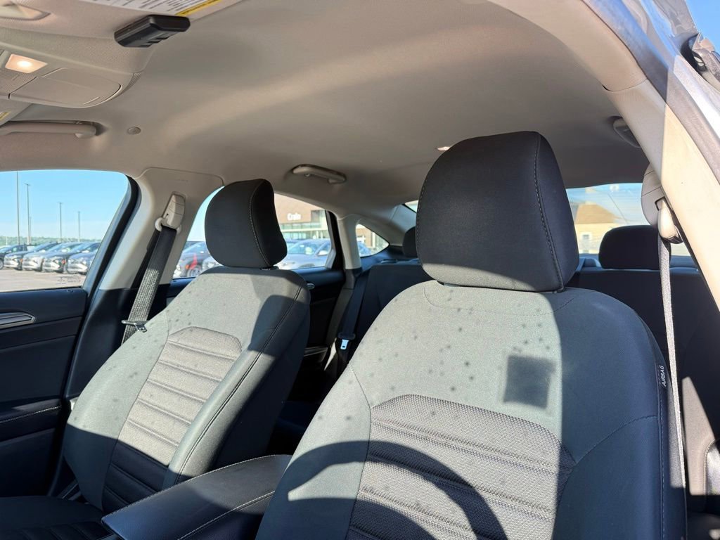 Used 2019 Ford Fusion SE FWD image 22