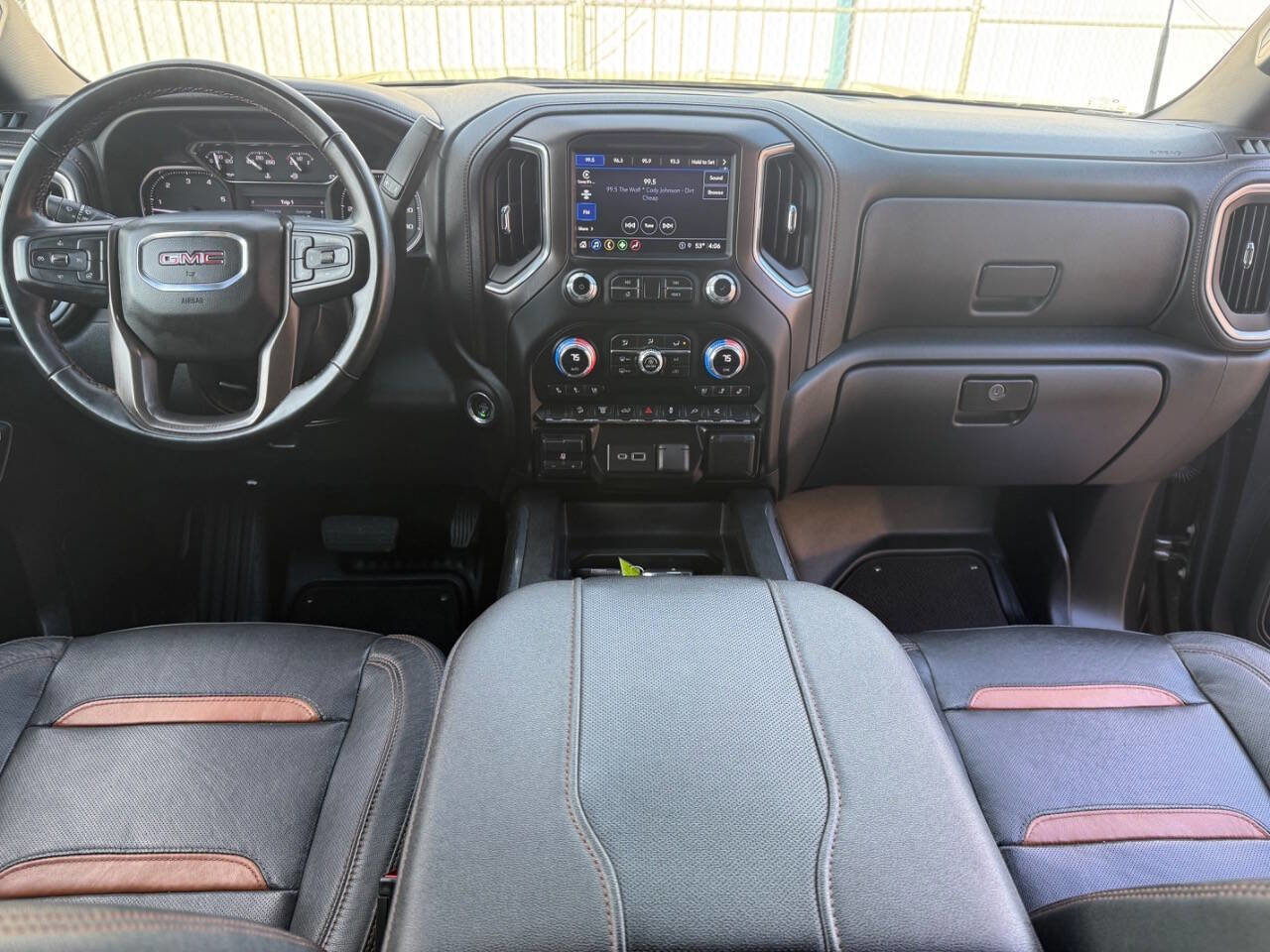 Used 2023 GMC Sierra 2500 AT4 image 30