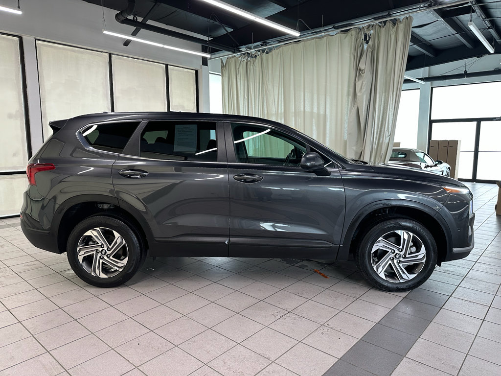 Used 2023 Hyundai Santa Fe SE AWD/4WD image 3