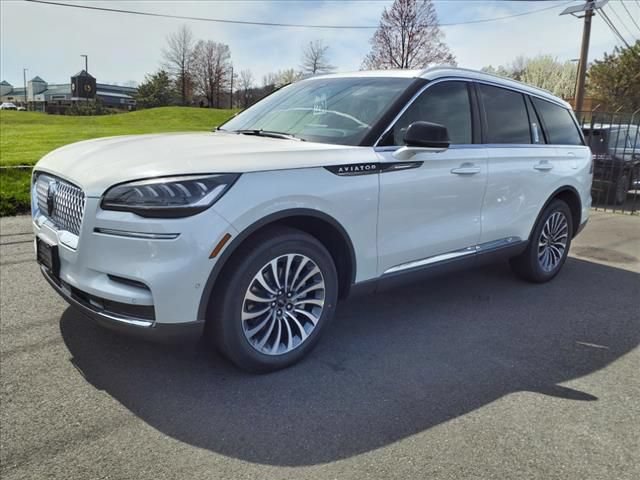 New 2024 Lincoln Aviator Reserve w/ Equipment Group 201A AWD/4WD image 2