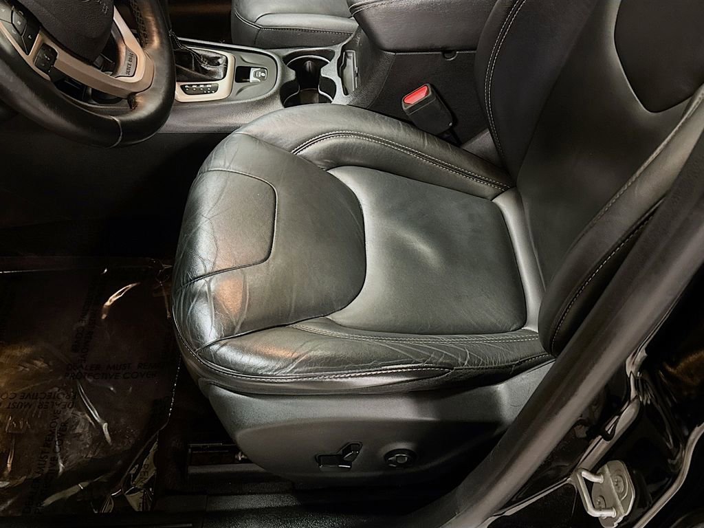 Used 2018 Jeep Cherokee Limited image 23