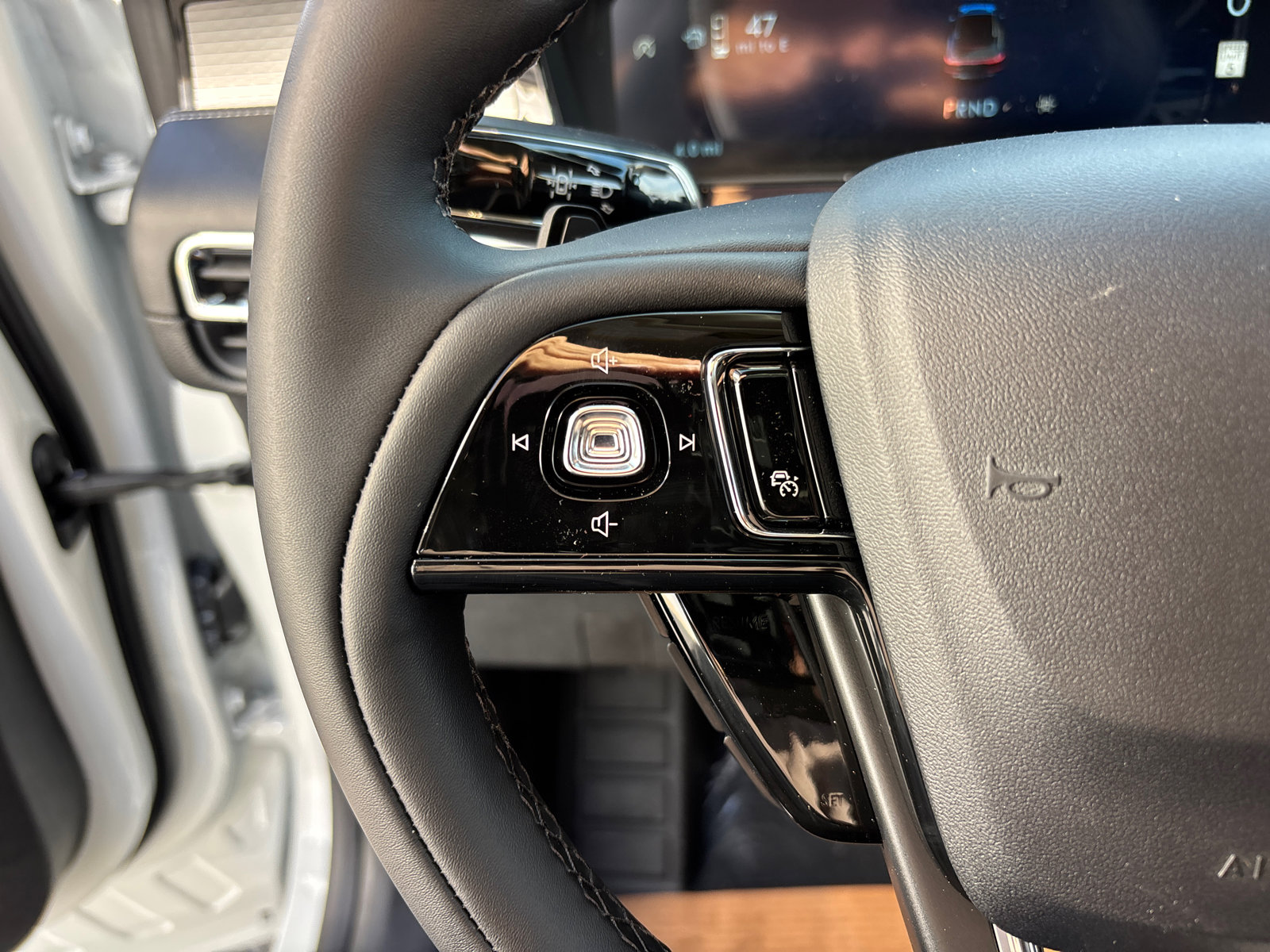 New 2026 Lincoln Corsair Premiere image 17