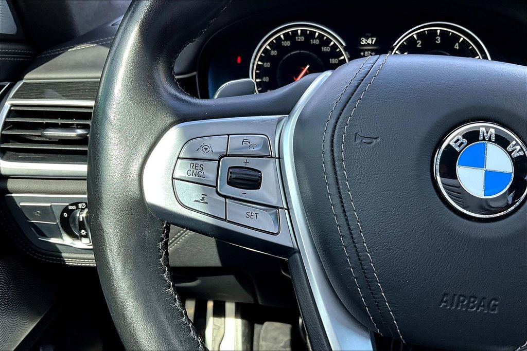 Used 2018 BMW 750i image 11