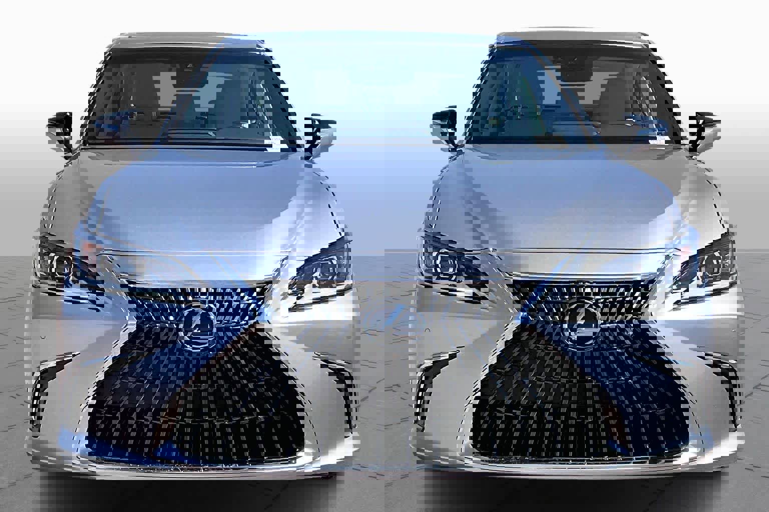 Used 2025 Lexus ES 300h w/ Premium Package image 4