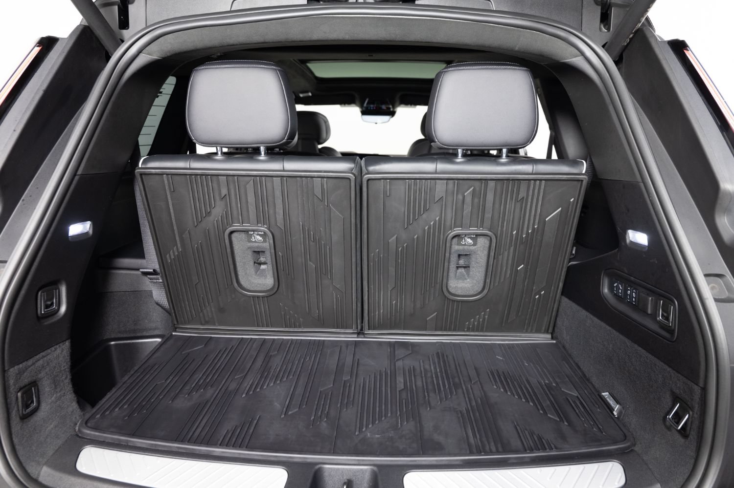 Used 2026 Cadillac Vistiq Platinum w/ LPO, Floor Liner Package AWD/4WD image 21