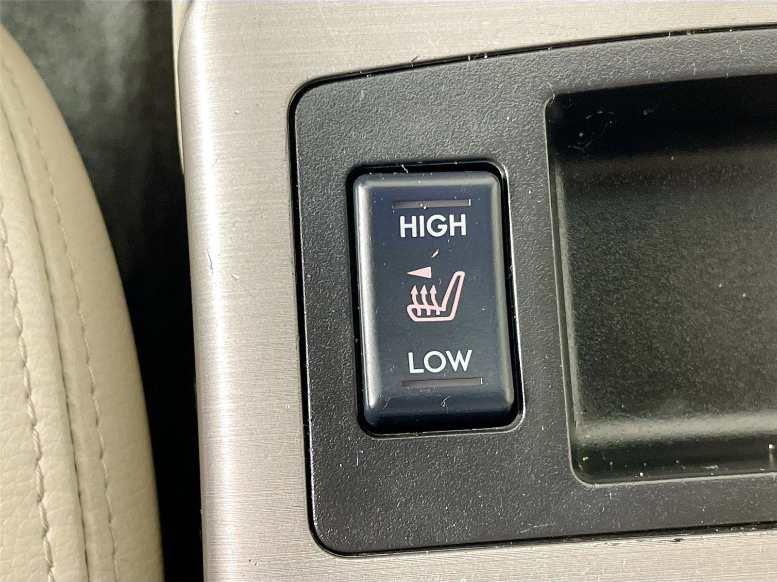 Used 2012 Subaru Outback 3.6R Limited image 16