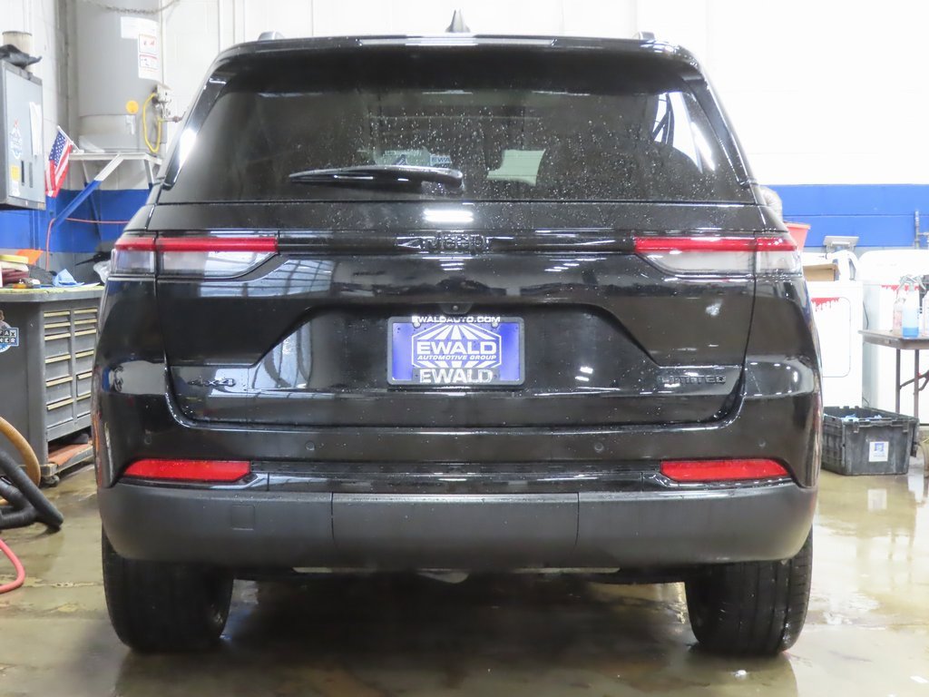 Certified 2023 Jeep Grand Cherokee Limited w/ Black Appearance Package image 16