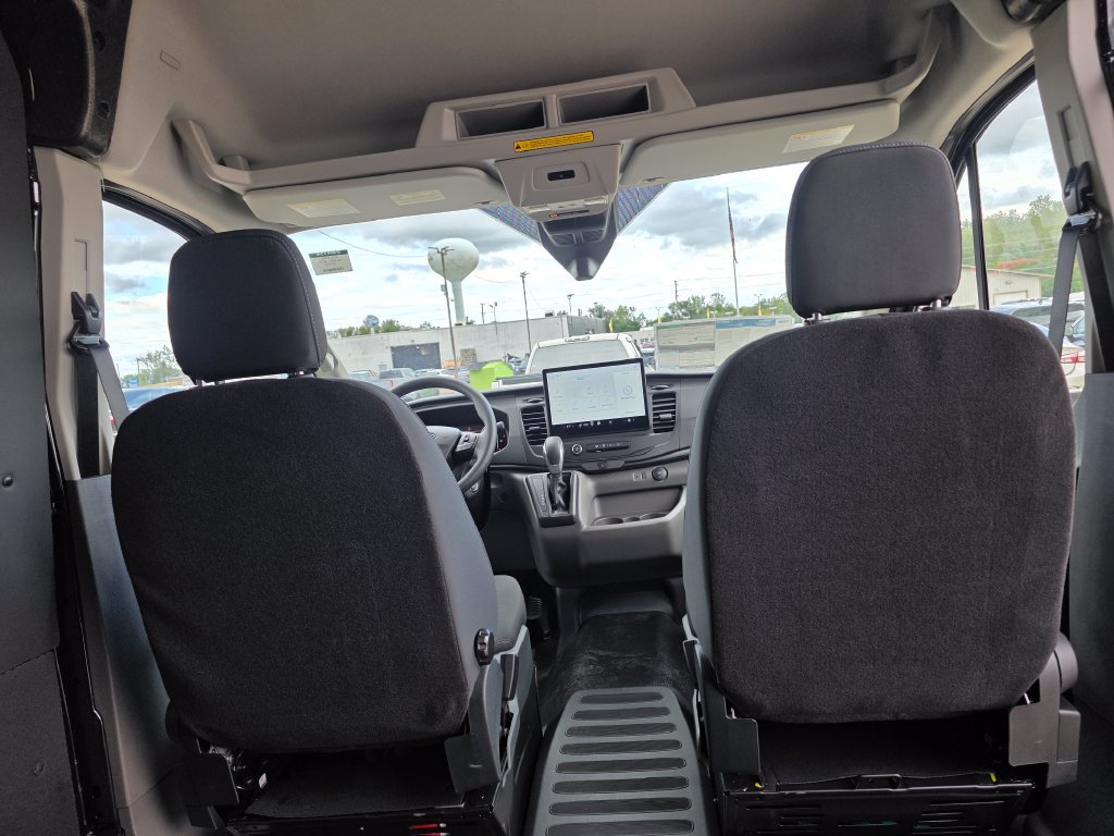 New 2026 Ford Transit 250 148 Medium Roof w/ Load Area Protection Package RWD image 27