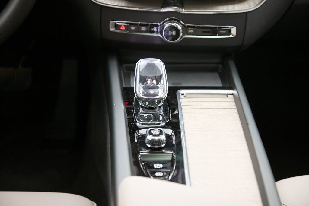 New 2026 Volvo XC60 B5 Plus w/ Protection Package Premier image 30