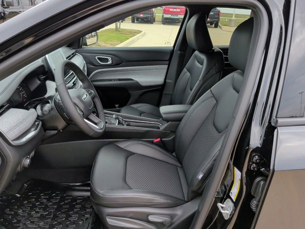 New 2026 Jeep Compass Latitude AWD/4WD image 12