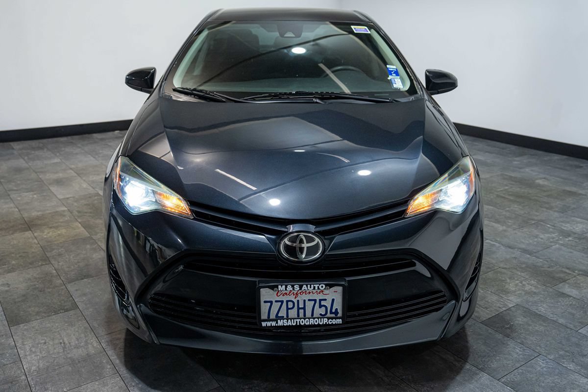 Used 2018 Toyota Corolla LE FWD image 19