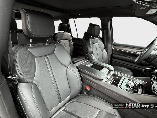 Used 2024 Jeep Wagoneer Series III w/ Premium Group I AWD/4WD image 12
