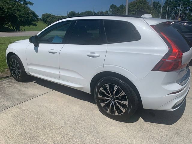 Used 2024 Volvo XC60 B5 Core w/ Protection Package Premier AWD/4WD image 3