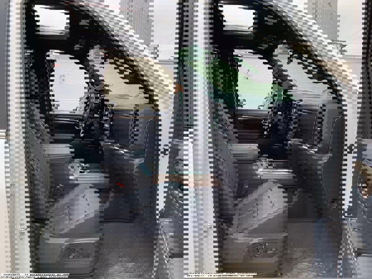 Used 2024 Chevrolet Silverado 3500 High Country w/ High Country Premium Package AWD/4WD image 10