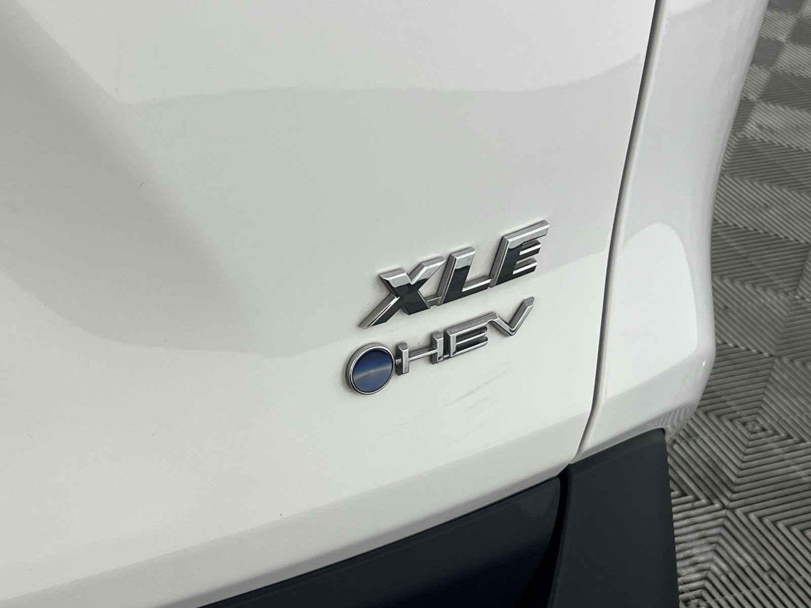 Used 2025 Toyota RAV4 XLE AWD/4WD image 27