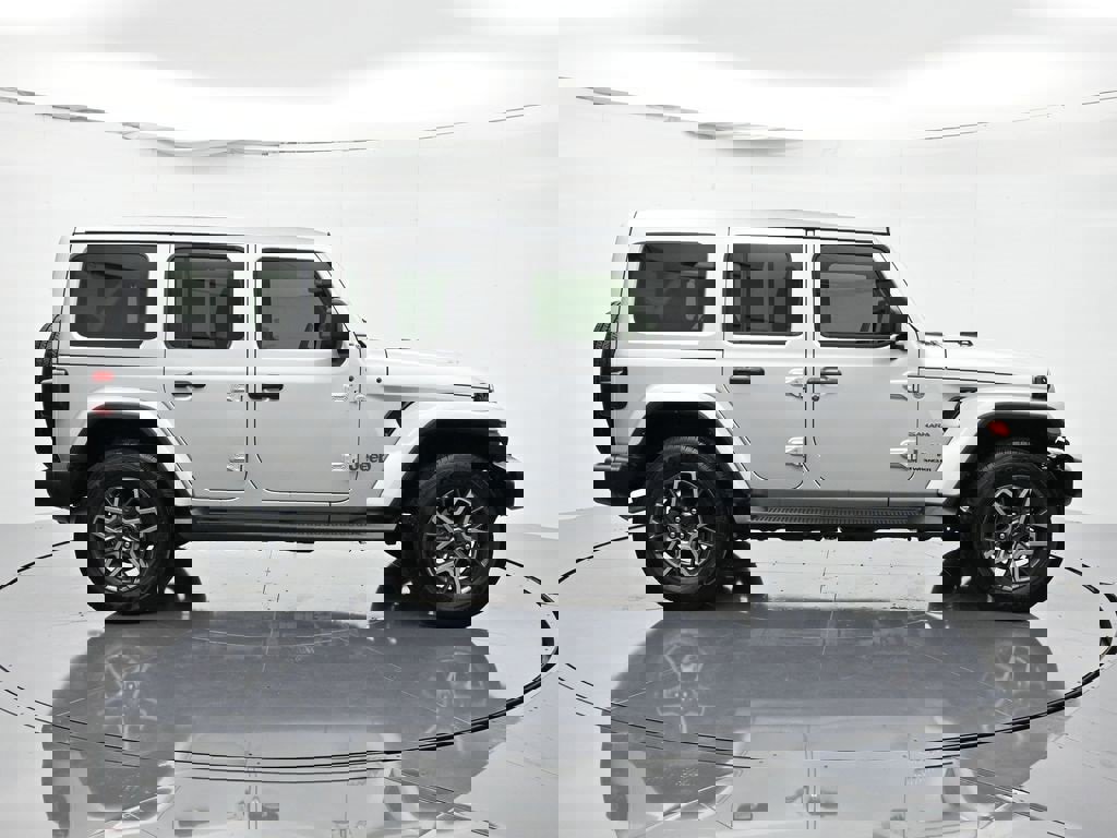 New 2024 Jeep Wrangler Unlimited Sahara w/ Technology Group image 4