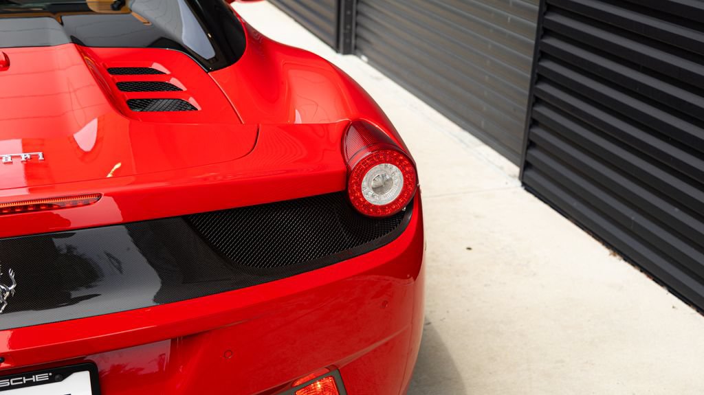Used 2015 Ferrari 458 Spider RWD image 23