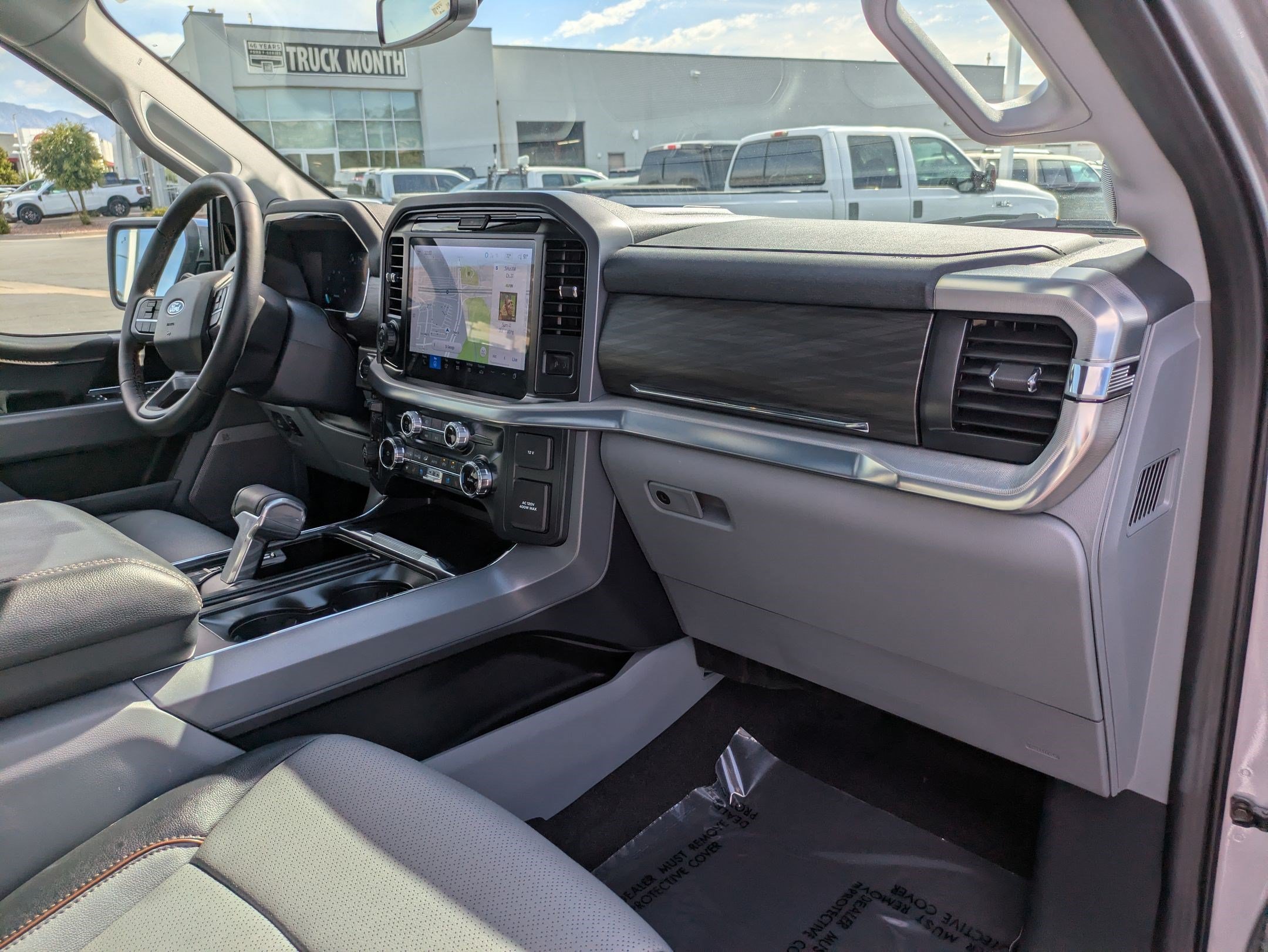 Used 2025 Ford F150 Lariat w/ Equipment Group 501A Mid AWD/4WD image 33