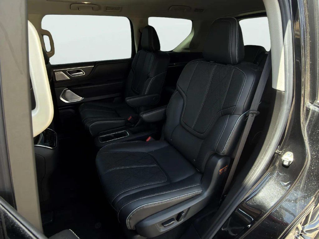 Used 2025 INFINITI QX80 Sensory AWD/4WD image 27