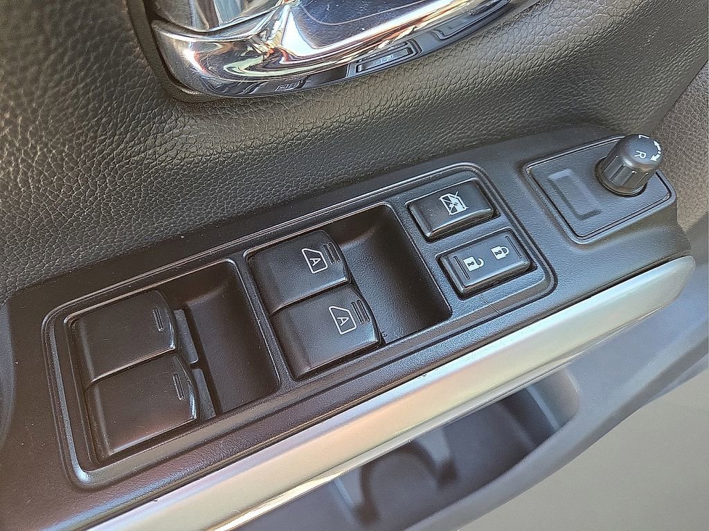 Used 2018 Nissan Titan PRO-4X image 21