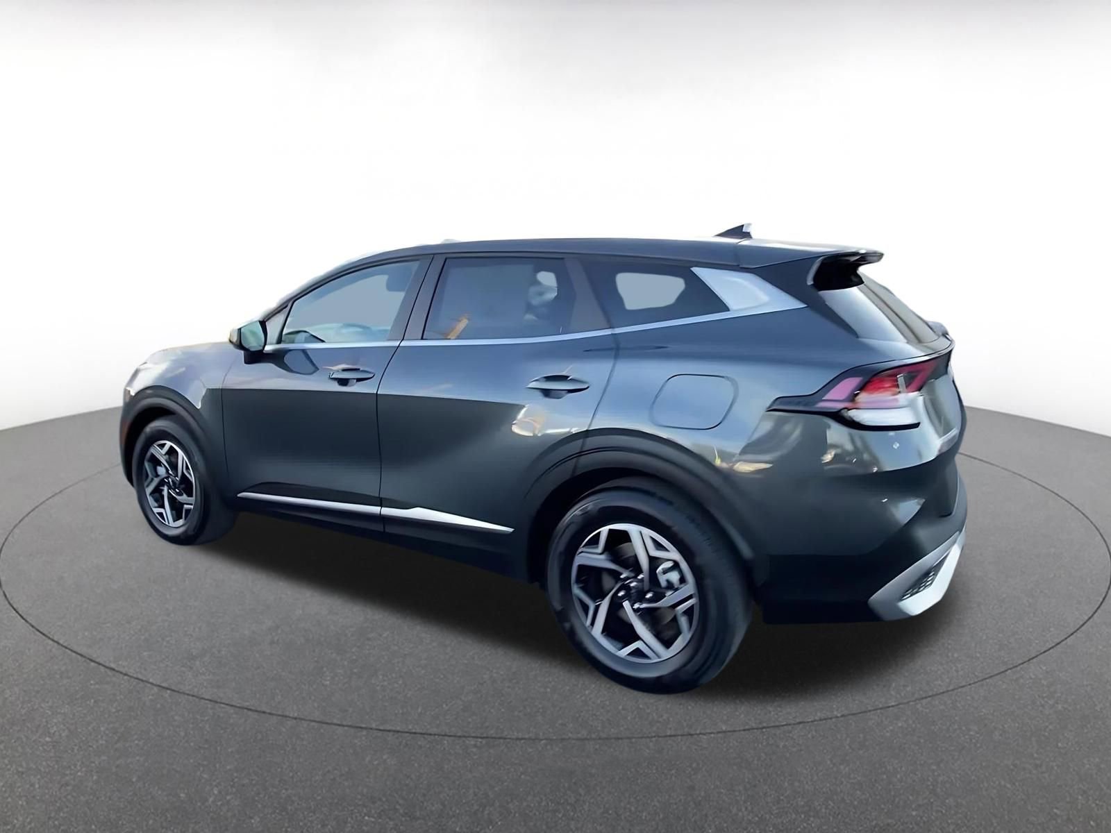 Used 2025 Kia Sportage LX image 10