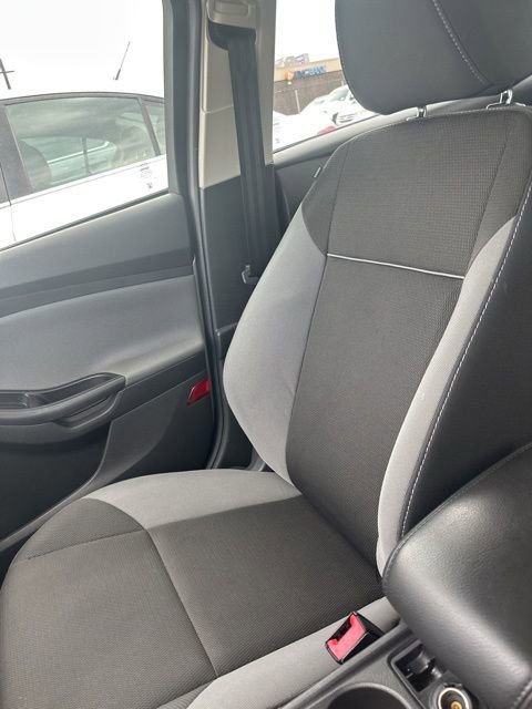 Used 2013 Ford Focus SE FWD image 23