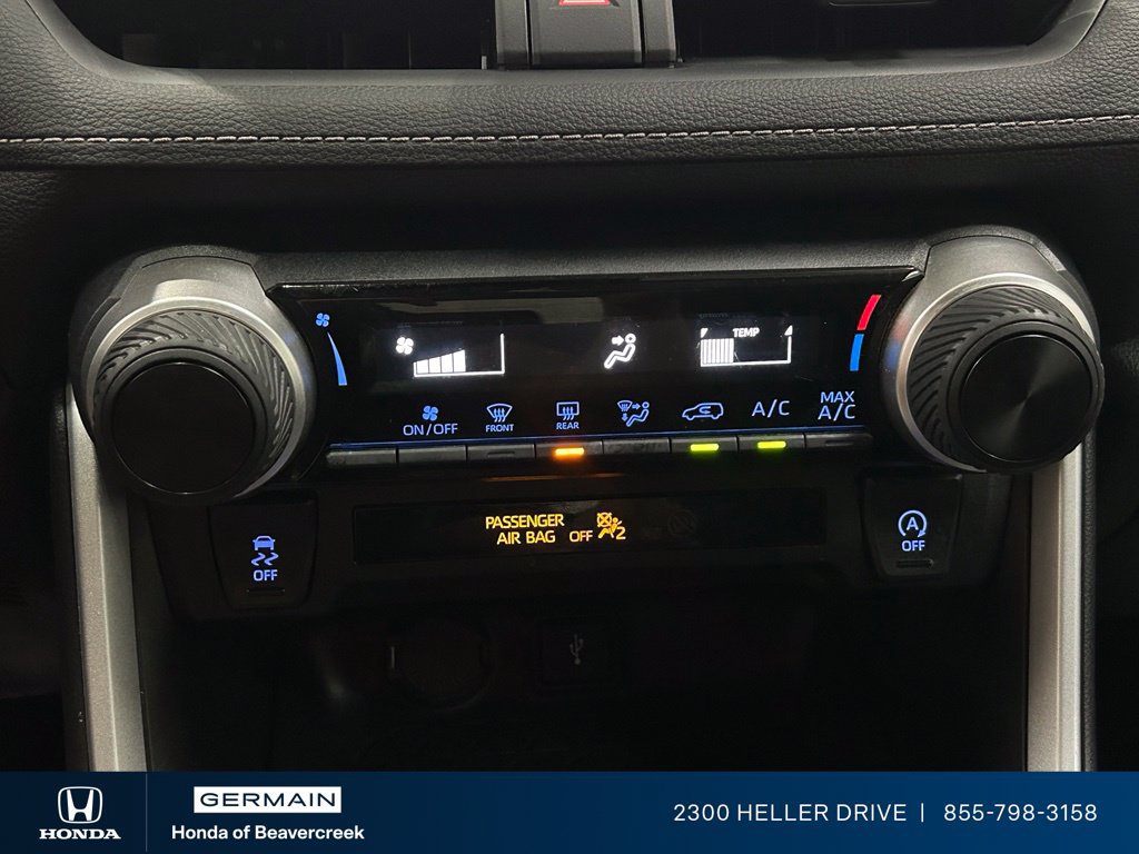 Used 2021 Toyota RAV4 LE AWD/4WD image 24